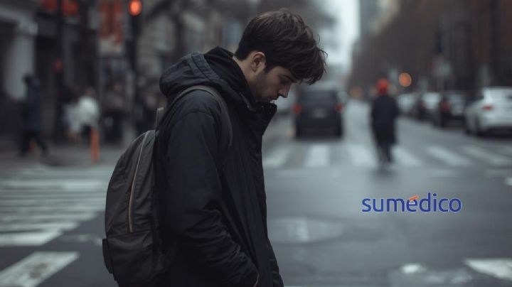 ¿Qué significa caminar con la mirada baja, según la psicología?