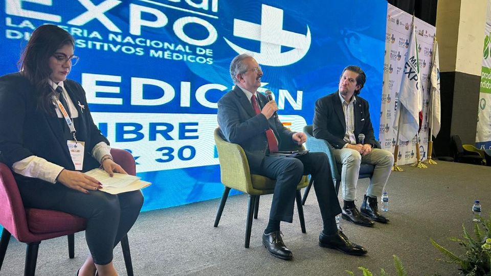 Javier Dávila, director General de Planeación y Evaluación de la Secretaría de Economía, explicó que se implementará un cronograma de trabajo 2026-2030 con la industria farmacéutica y de dispositivos médicos.
