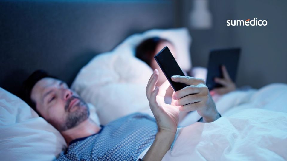 El vamping consiste en quedarse despierto por los dispositivos