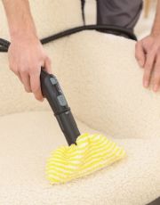 Foto descriptiva de: Truco para eliminar la suciedad del sillón