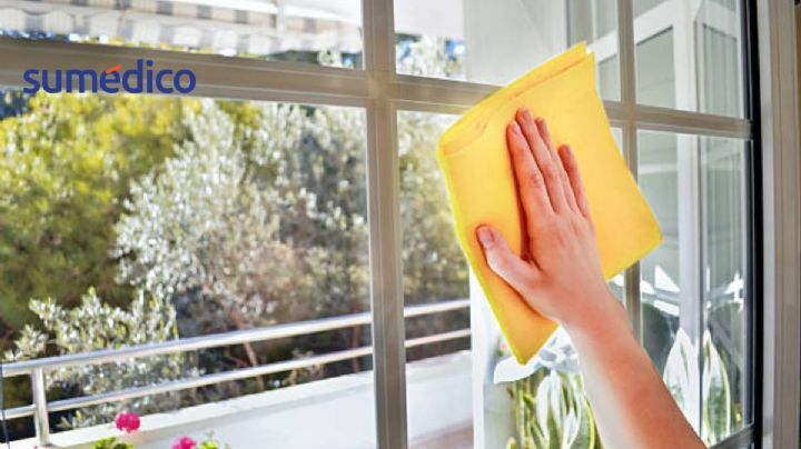 El truco de los hoteles para unos vidrios impecables