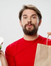 Foto descriptiva de: Hombre muere por comer hamburguesa debido a esta extraña causa