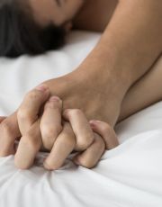 Foto descriptiva de: 5 hábitos que mejoran tu vida íntima