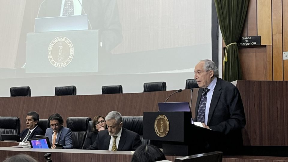 El secretario de Salud, David Kershenobich, inauguró el foro en el que se presentaron los resultados del reporte EAT-LANCET.