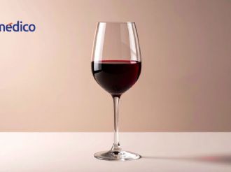 Beber alcohol trae riesgos, ¿a qué edad aumentan los daños? Esto dice neurocientífico