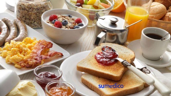 ¿Cuál es la mejor hora para desayunar si quieres bajar de peso?