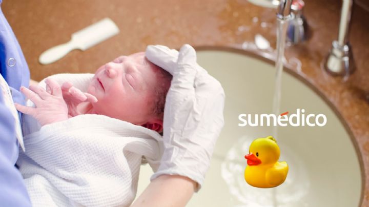 ¿Cómo bañar a tu bebé si eres mamá o papá primerizo?
