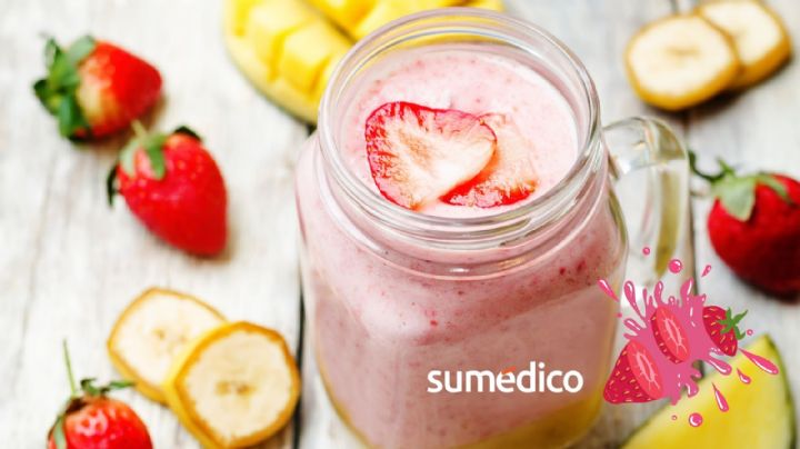 ¿Para qué sirve tomar licuado de plátano con fresa diario?