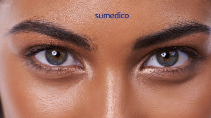 ¿Qué significa que una persona te vea a los ojos mientras hablas, según la psicología?