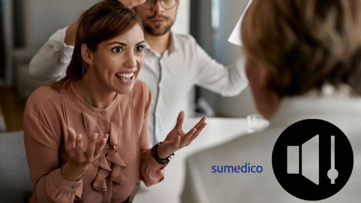 ¿Qué significa que alguien siempre hable muy bajito, según la psicología?