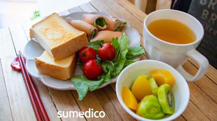 ¿Qué alimentos debe contener el desayuno ideal?