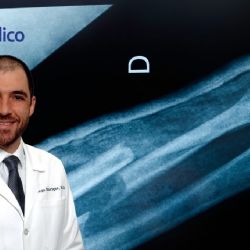 Oncólogo explica cómo detectar el sarcoma, un cáncer que afecta a jóvenes