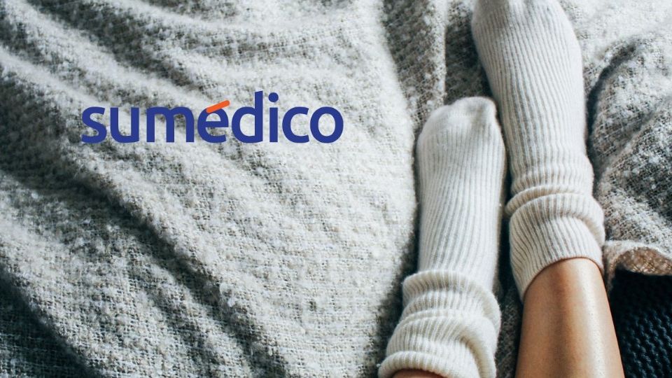 Conoce el significado de dormir con calcetines, según la psicología

