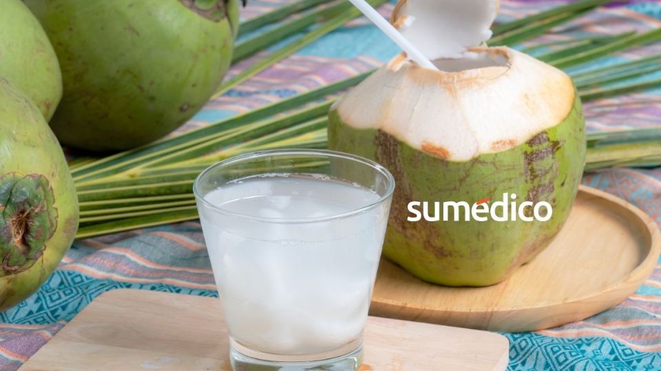 Conoce los beneficios del agua de coco