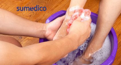 Por qué debes lavarte los pies con agua oxigenada y vinagre