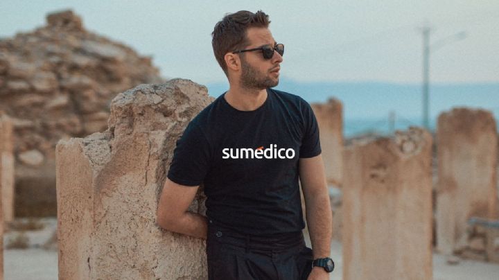 Las razones por las que una persona siempre viste de negro, según la psicología