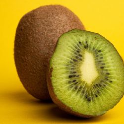 ¿Por qué deberías comer un kiwi todos los días? Así cambia tu cuerpo