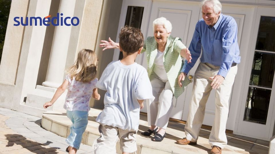 Conoce los beneficios tiene para la salud de los abuelos convivir con sus nietos