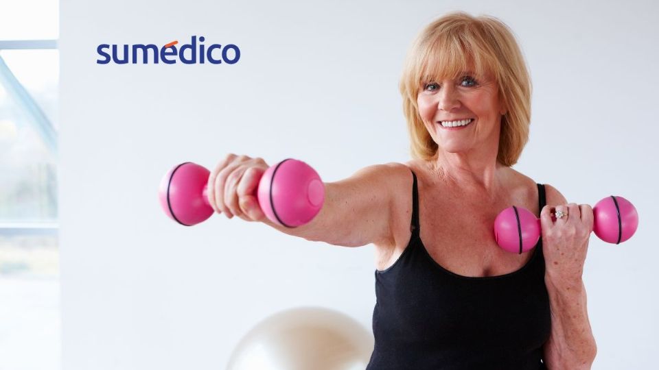 Conoce el ejercicio que deben hacer los adultos mayores para tener fuerza 
