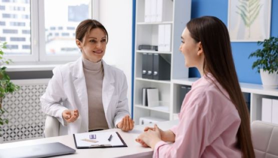 "Espacios amigables" y educación, clave para prevenir embarazo en adolescentes