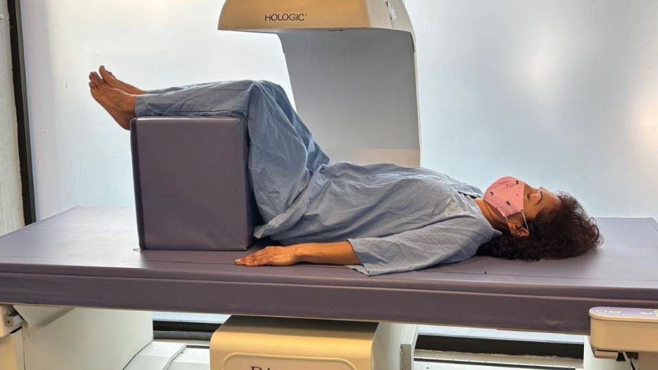 La Clínica del Climaterio del INPer fue diseñada para brindar atención especializada a mujeres que atraviesan cambios hormonales alrededor de los 50 años.