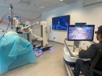 Medtronic apuesta por cirugía robótica y dispositivos miniaturizados en Latinoamérica