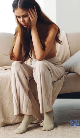 Foto descriptiva de: ¿Qué significa mover todo el tiempo la pierna, según la psicología?