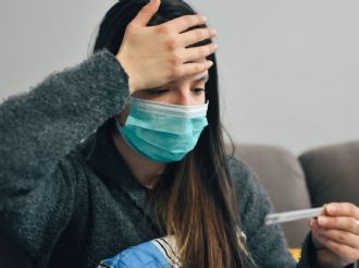 “Cigarra”: ¿Las vacunas covid te protegen de la nueva variante? 