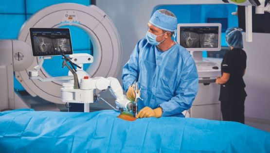 Robot para cirugía de columna, en espera del sí en Cofepris