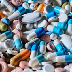 Compra de Medicamentos Genéricos, Oncológicos y Antiinfecciosos, 2027-2028, mayor exigencia ante volúmenes históricos