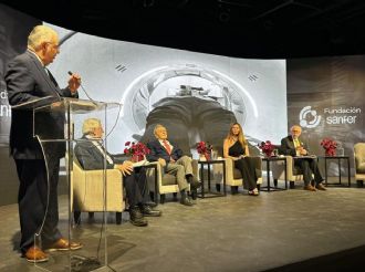 Con homenaje a médicos, celebra Sanfer 85 años