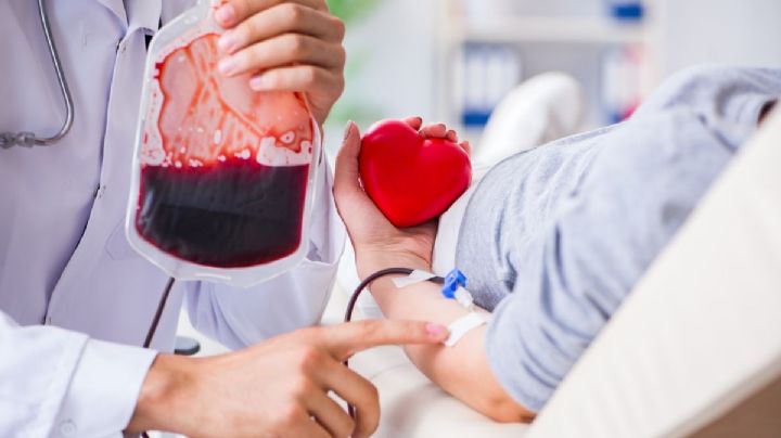 Sin sustento científico, antivacunas rechazan sangre de vacunados contra covid