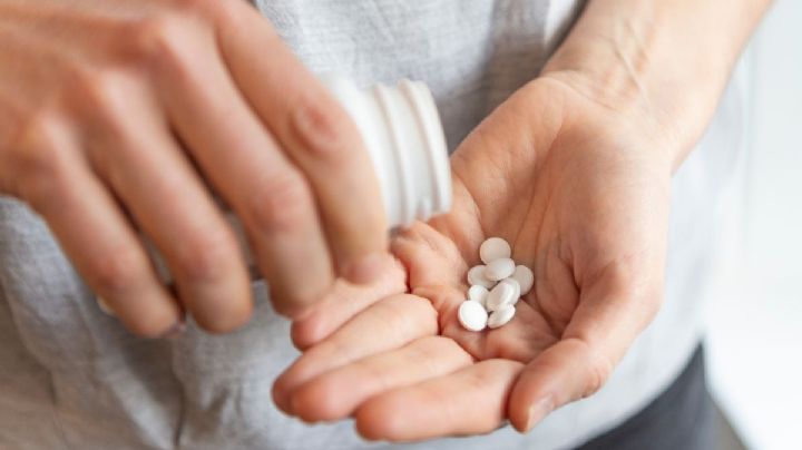 Ibuprofeno: un aliado común que podría perforarte el estómago