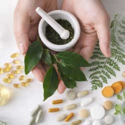 Medicamentos, remedios herbolarios y suplementos: cómo usarlos de forma segura