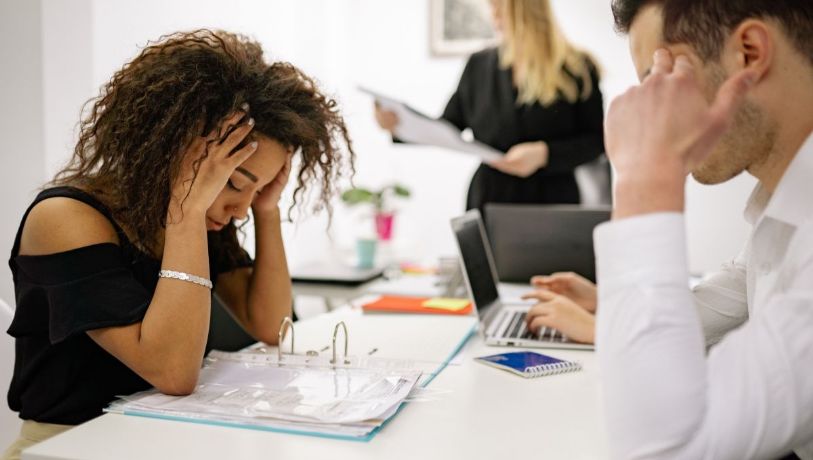 Cómo sanar tu relación con el trabajo y vencer al impostor