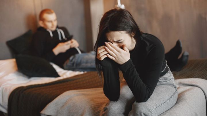 Señales de que tu pareja ya no te ama, según la psicología
