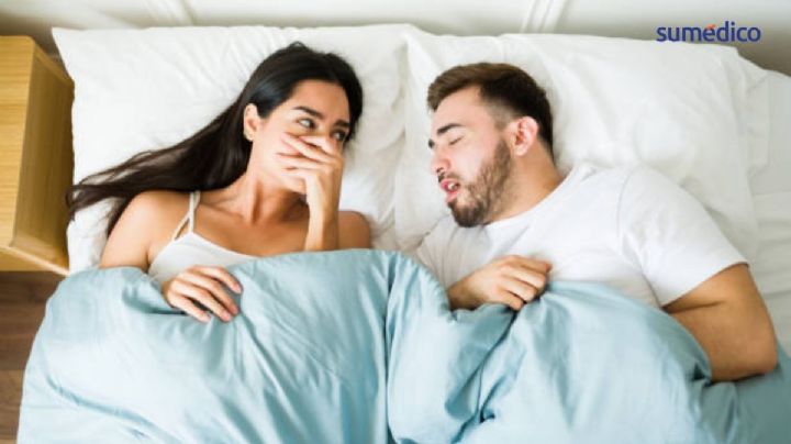 El hábito nocturno que te causa mal aliento al despertar