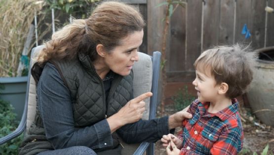 Frases que nunca deberías decirle a tus hijos, según psicólogos