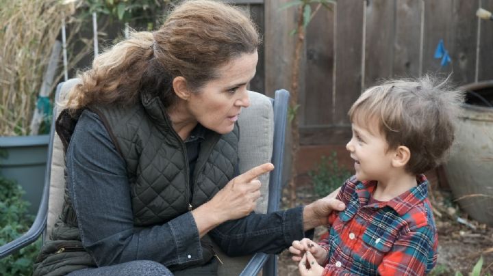 Frases que nunca deberías decirle a tus hijos, según psicólogos