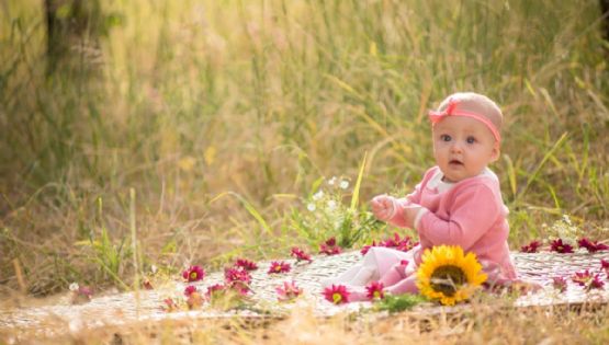 Los mejores nombres para bebé que estarán de moda en verano 2026