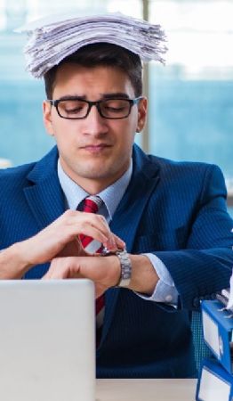 Foto descriptiva de: 5 señales de que eres adicto al trabajo