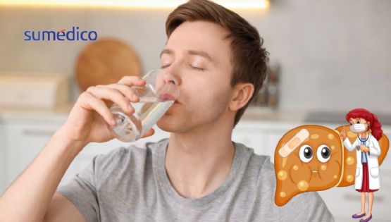 ¿Cuántos vasos de agua al día tomar para combatir el hígado graso?