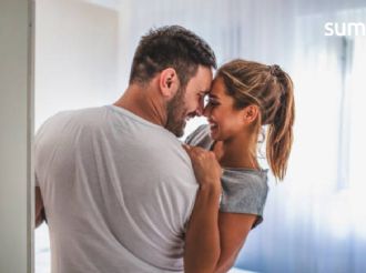 ¿Por qué hay personas que piensan más en la intimidad que otras?