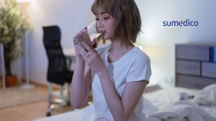 ¿Por qué beber agua antes de dormir puede ser un grave error?