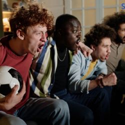 ¿Por qué le gritamos a los jugadores durante el Mundial mientras vemos los partidos desde la TV?