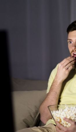 Foto descriptiva de: ¿Qué le pasa a tu cerebro si ves mucha televisión?