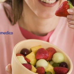 ¿Por qué es mejor comer la fruta completa que tomar un jugo?