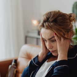 ¿Eres un people pleaser? La razón por la que decir "no" puede sentirse más difícil de lo que imaginas