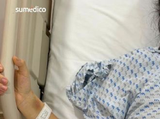 Ana enfrenta una rara complicación intestinal y una posible perforación