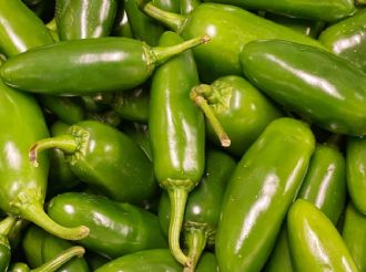 FDA ahora alerta por chiles jalapeños de México y los vincula con salmonela